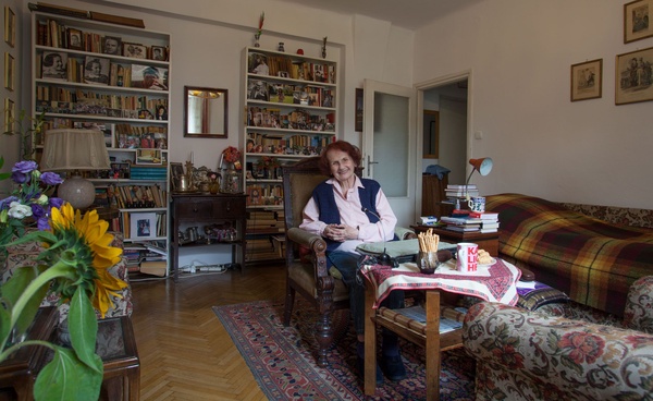 Halinka Elczewska, a właściwie Helena w swoim warszawskim mieszkaniu, zdjęcie ze zbiorów autorki, prawa zastrzeżone