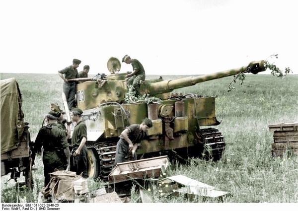 Panzer VI Tygrys w Rosji, 21 czerwca 1943 roku fot. German Federal Archives, Bild 101I-022-2948-23