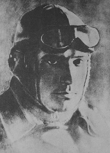 Stefan Bastyr - kapitan pilot inżynier Wojska Polskiego, kawaler Orderu Virtuti Militari, wykonał pierwszy lot bojowy w niepodległej Polsce (domena publiczna).